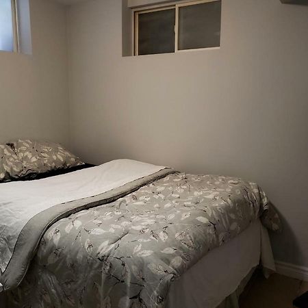 Private Room In Downtown Халифакс Екстериор снимка