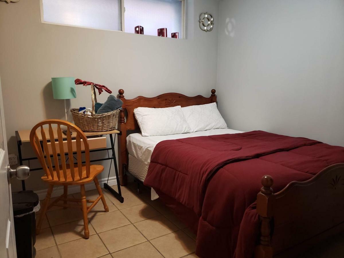 Private Room In Downtown Халифакс Екстериор снимка