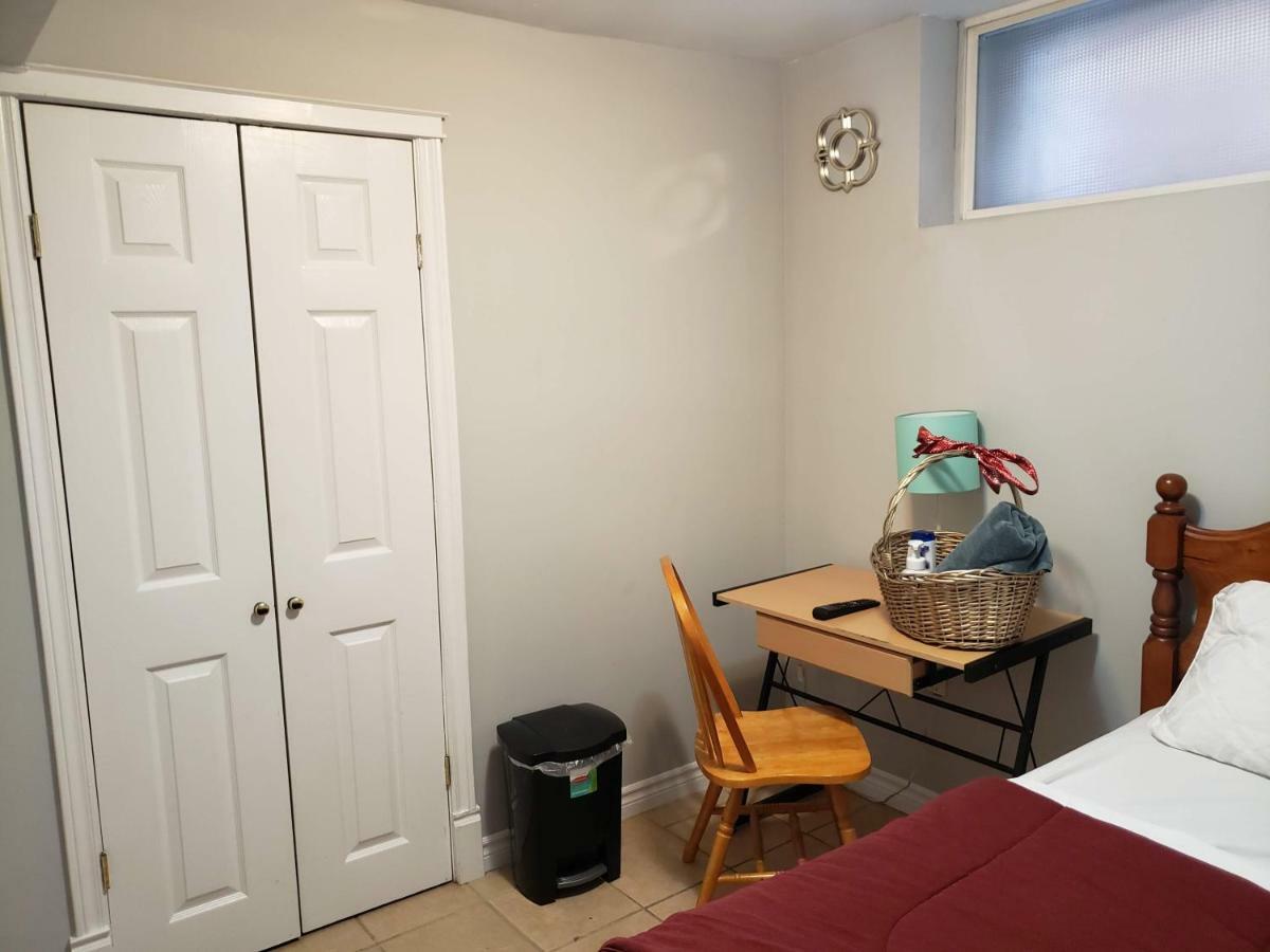 Private Room In Downtown Халифакс Екстериор снимка